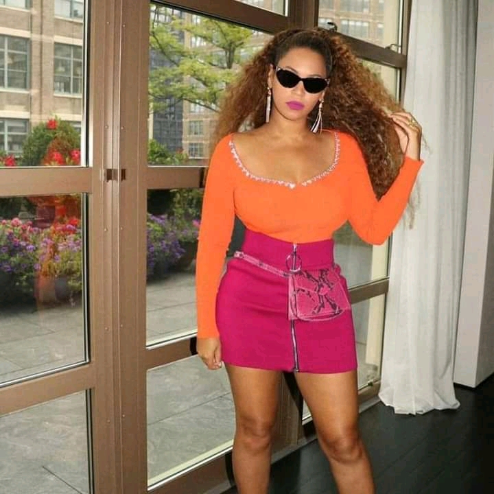 BEYONCE WEARS “AMINA IRIS” HANDBAG DESIGNED BY CAMEROONIAN WILGLORY TANJONG